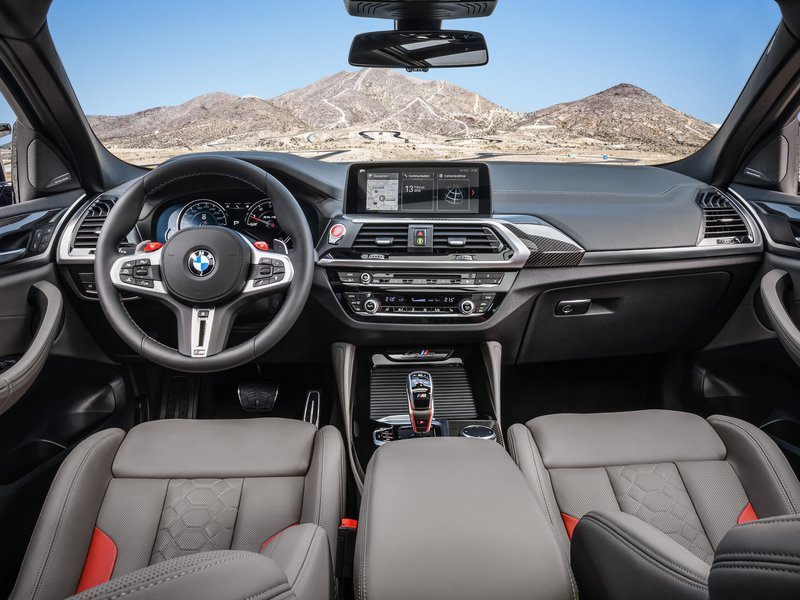 BMW Nuova X4 M Interni