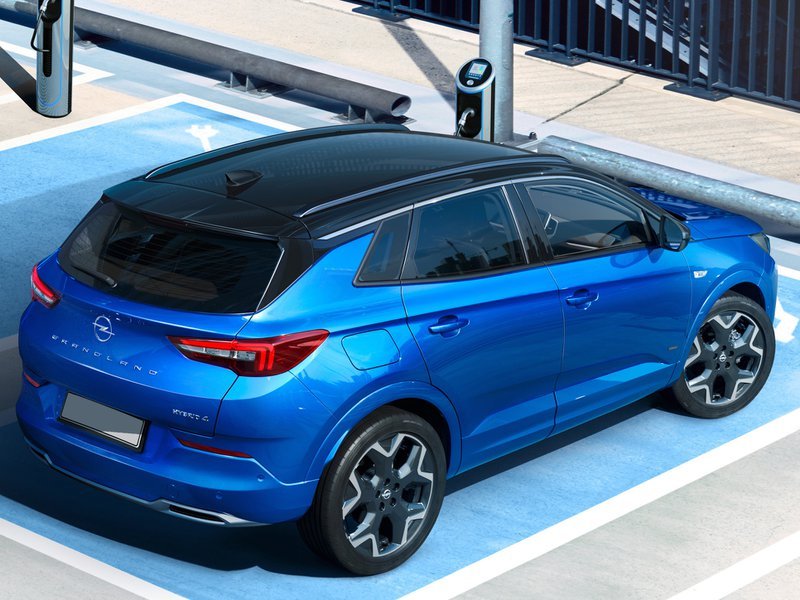 Opel Nuovo Grandland Ibrido Plug-In