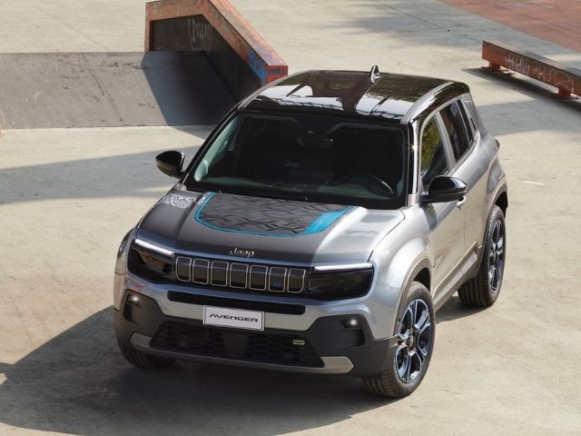 Jeep Avenger E-HYBRID