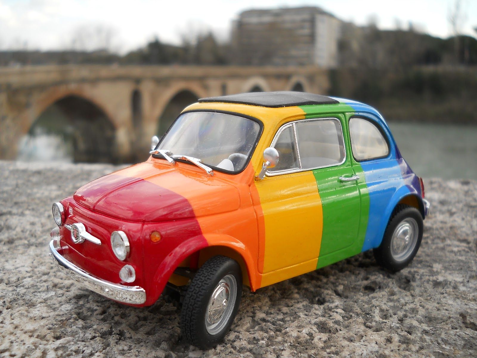 auto 500 color arcobaleno