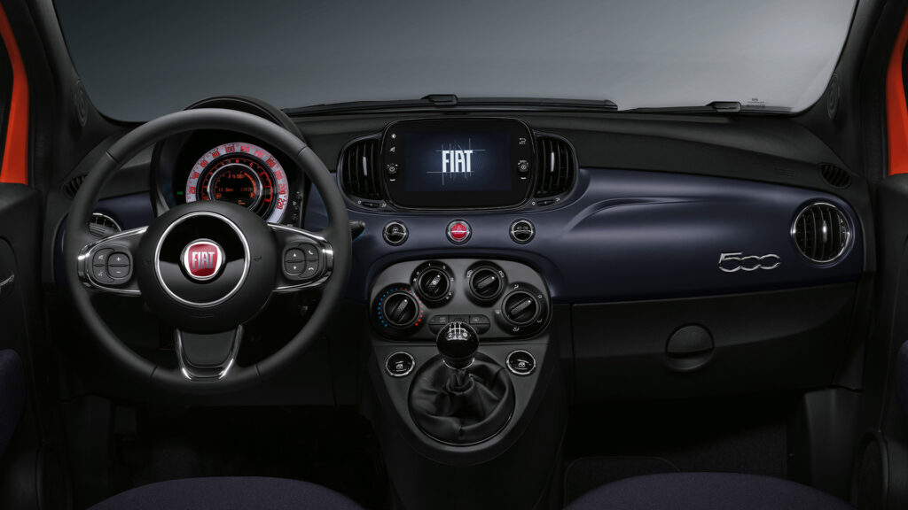 interni fiat 500 nuova versione cult