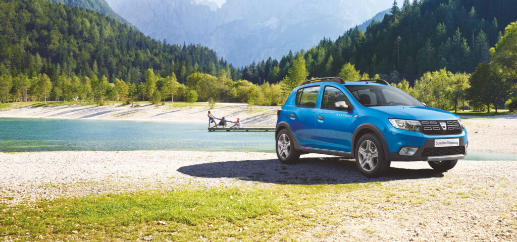 dacia sandero stepway auto suv colore blu