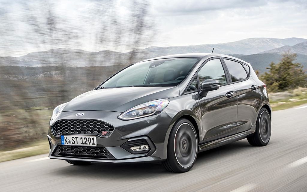 ford fiesta active grigia