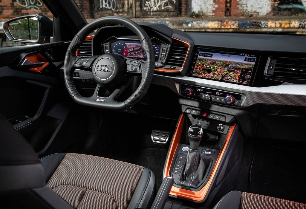 audi a1 citycarver interni 