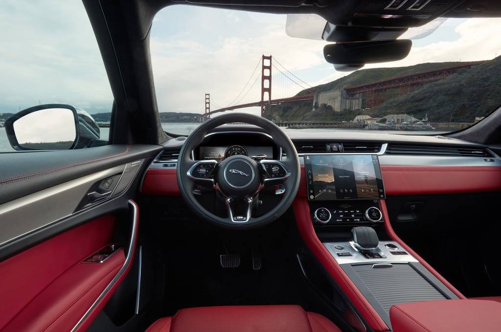 jaguar f-pace image interna
