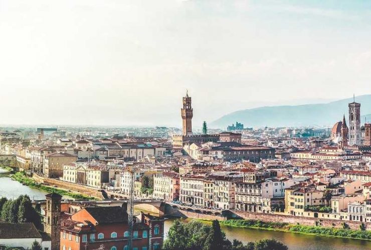 Italia in zona bianca e spostarsi in auto