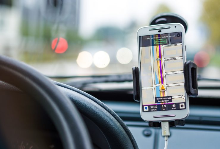 porta cellulare da auto