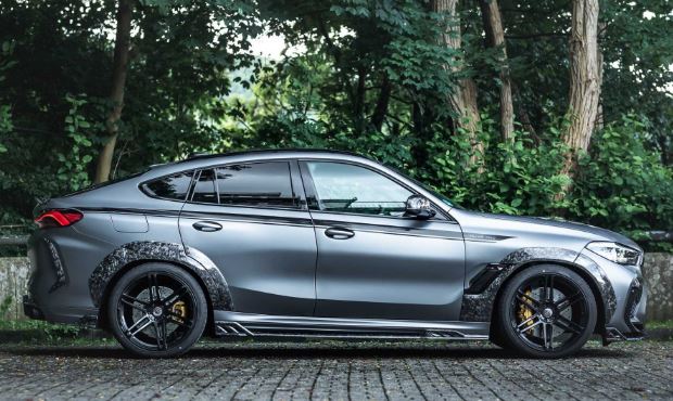 BMW X6 M in versione Manhart lato