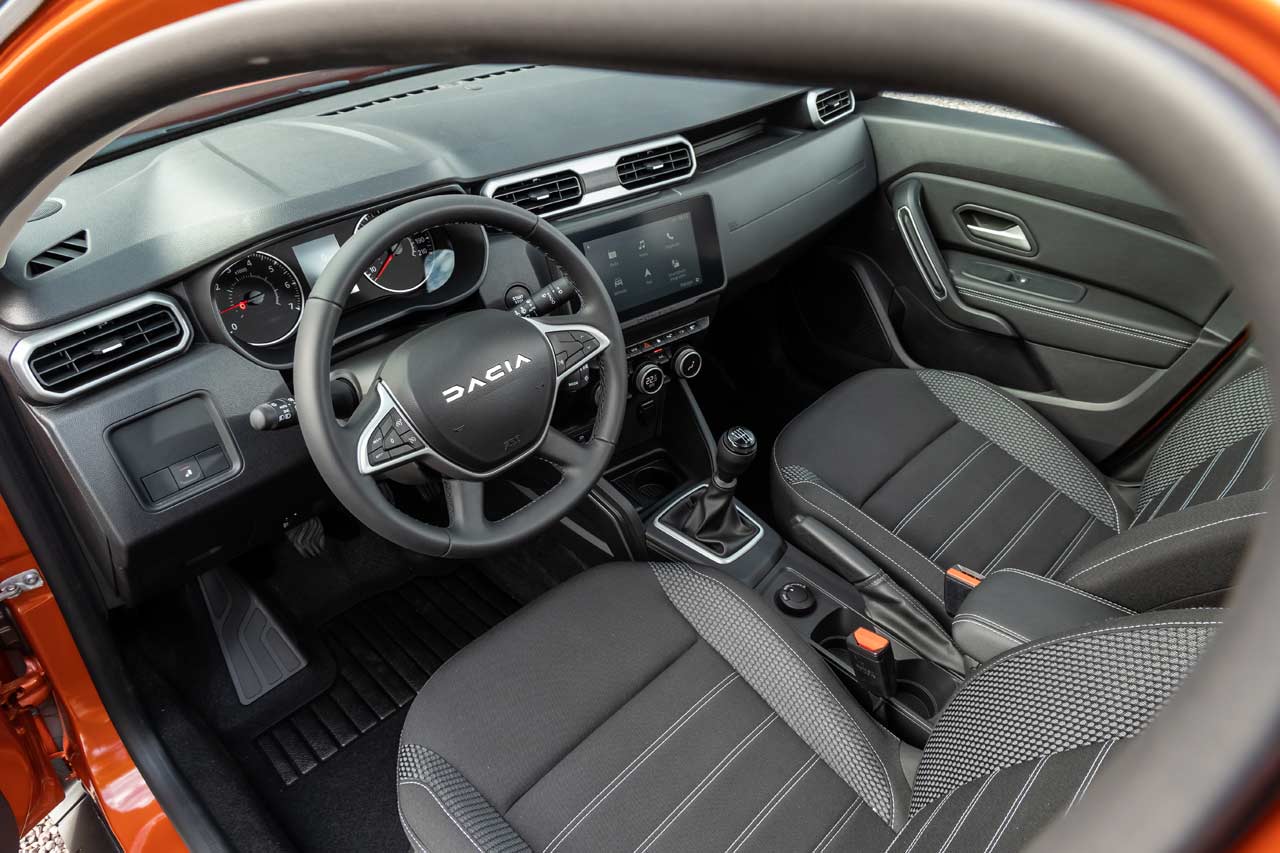 Dacia Duster prezzo, caratteristiche, interni, esterni
