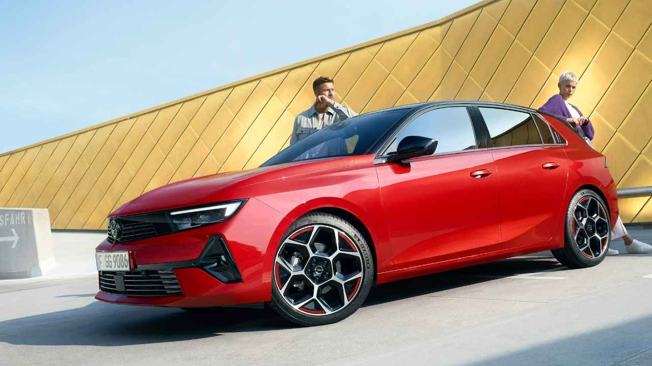 Opel Astra 5 porte esterni