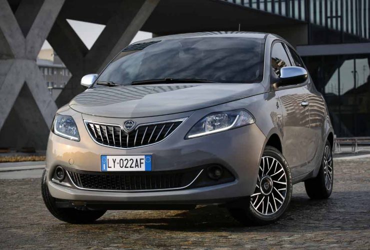 Lancia ypsilon alberta ferretti