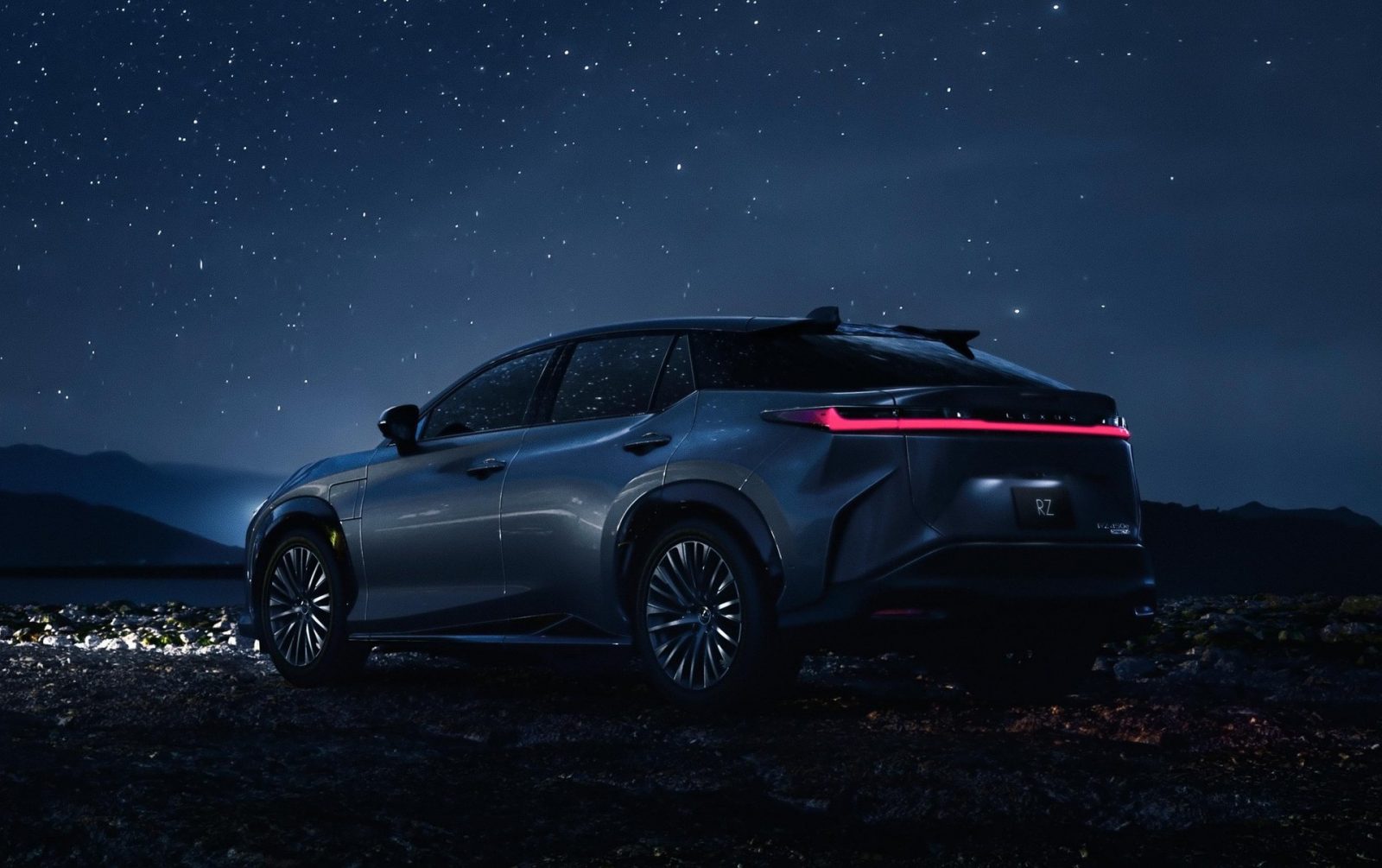 Lexus RZ 450e