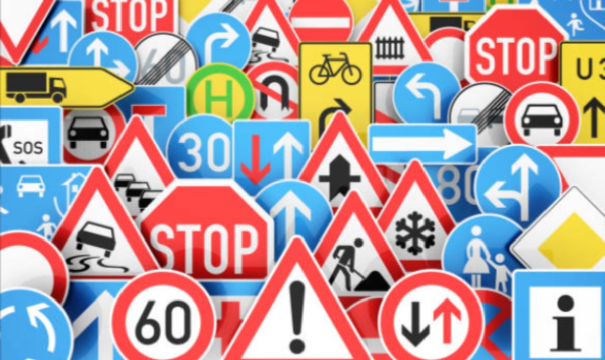 Segnali stradali, la guida: differenze tra divieto, obbligo e pericolo