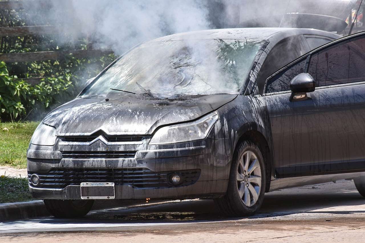 fumo dal motore