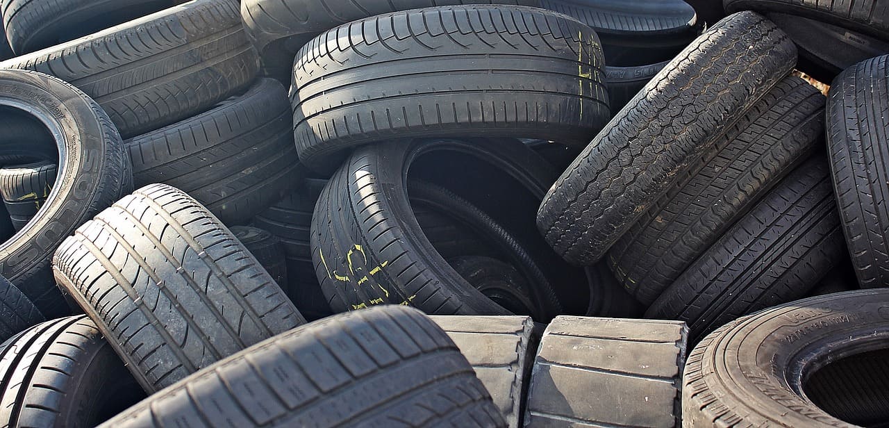 come smaltire gli pneumatici