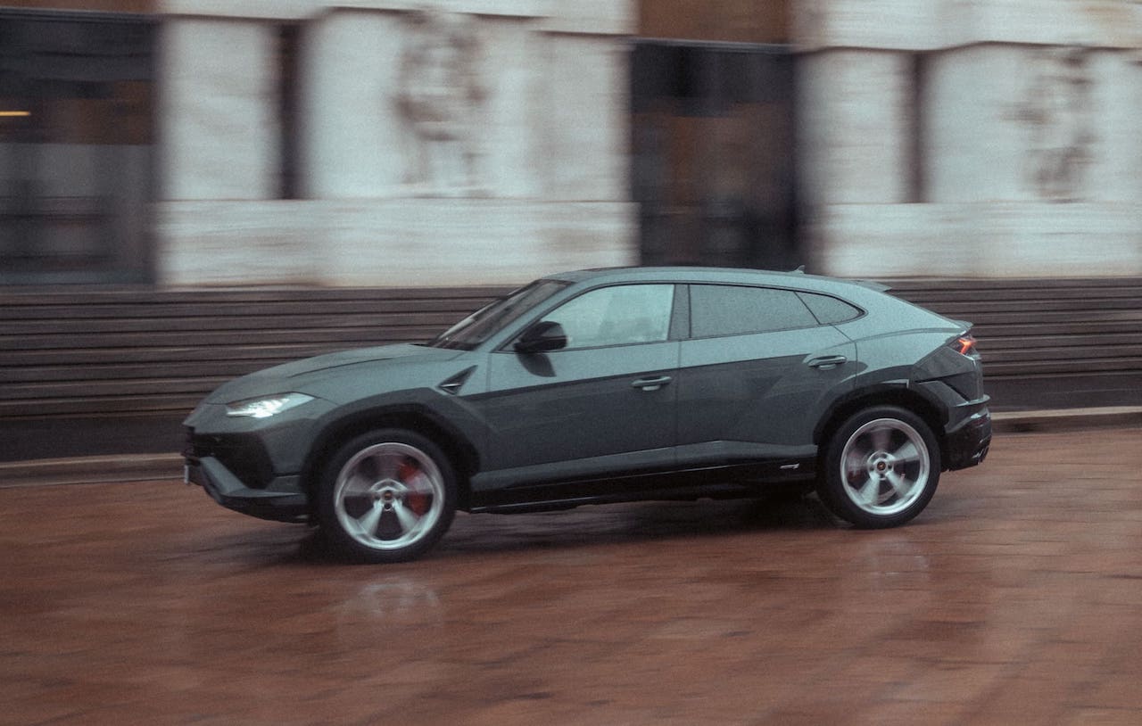 Lamborghini Urus S fiancata laterale