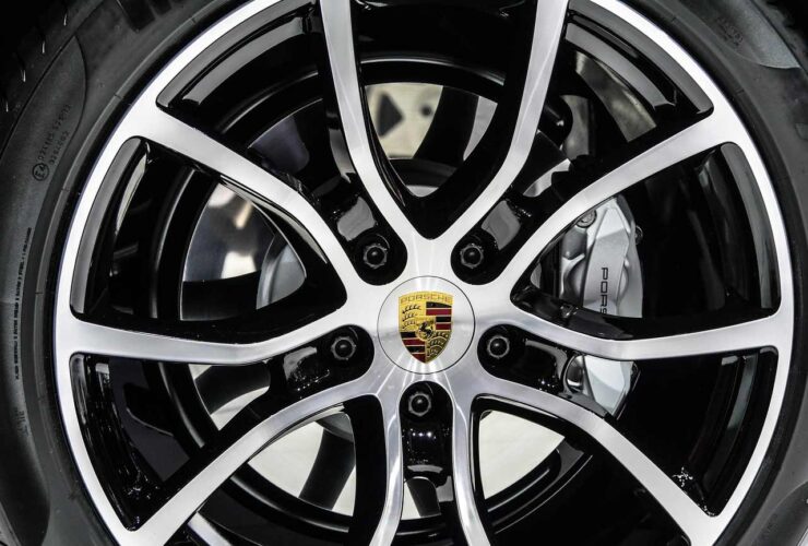 pulizia cerchi auto e gomme