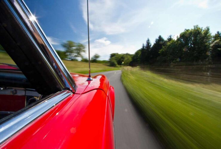 come rinfrescare l'auto senza aria condizionata