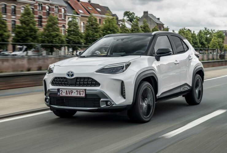 auto full hybrid 2023 toyota yaris cross