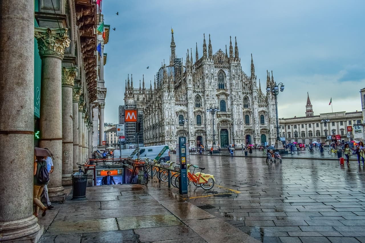 strisce blu milano 2023