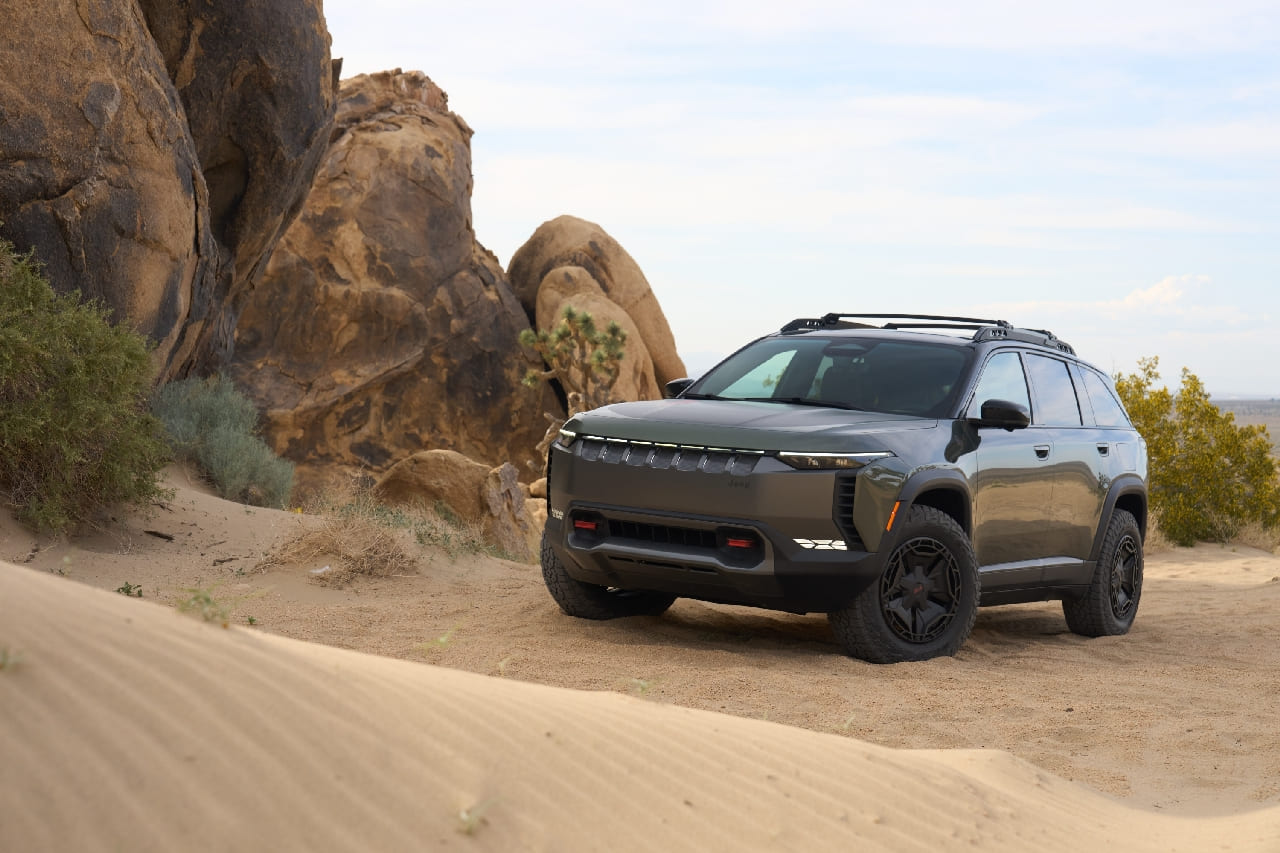 Jeep Wagoneer S Trailhawk