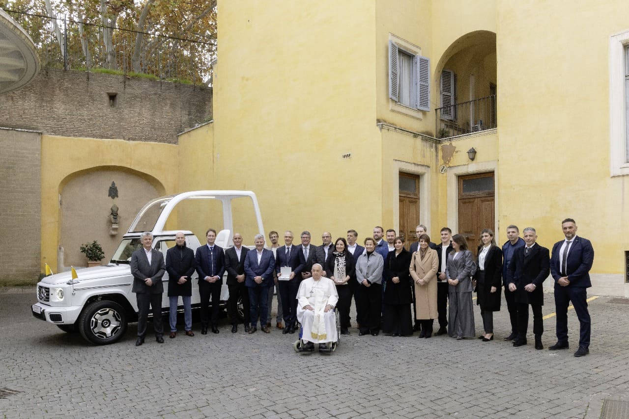 papamobile elettrica mercedes-benz classe g