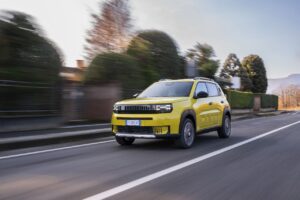 Fiat Grande Panda tra le 5 migliori auto elettriche piccole