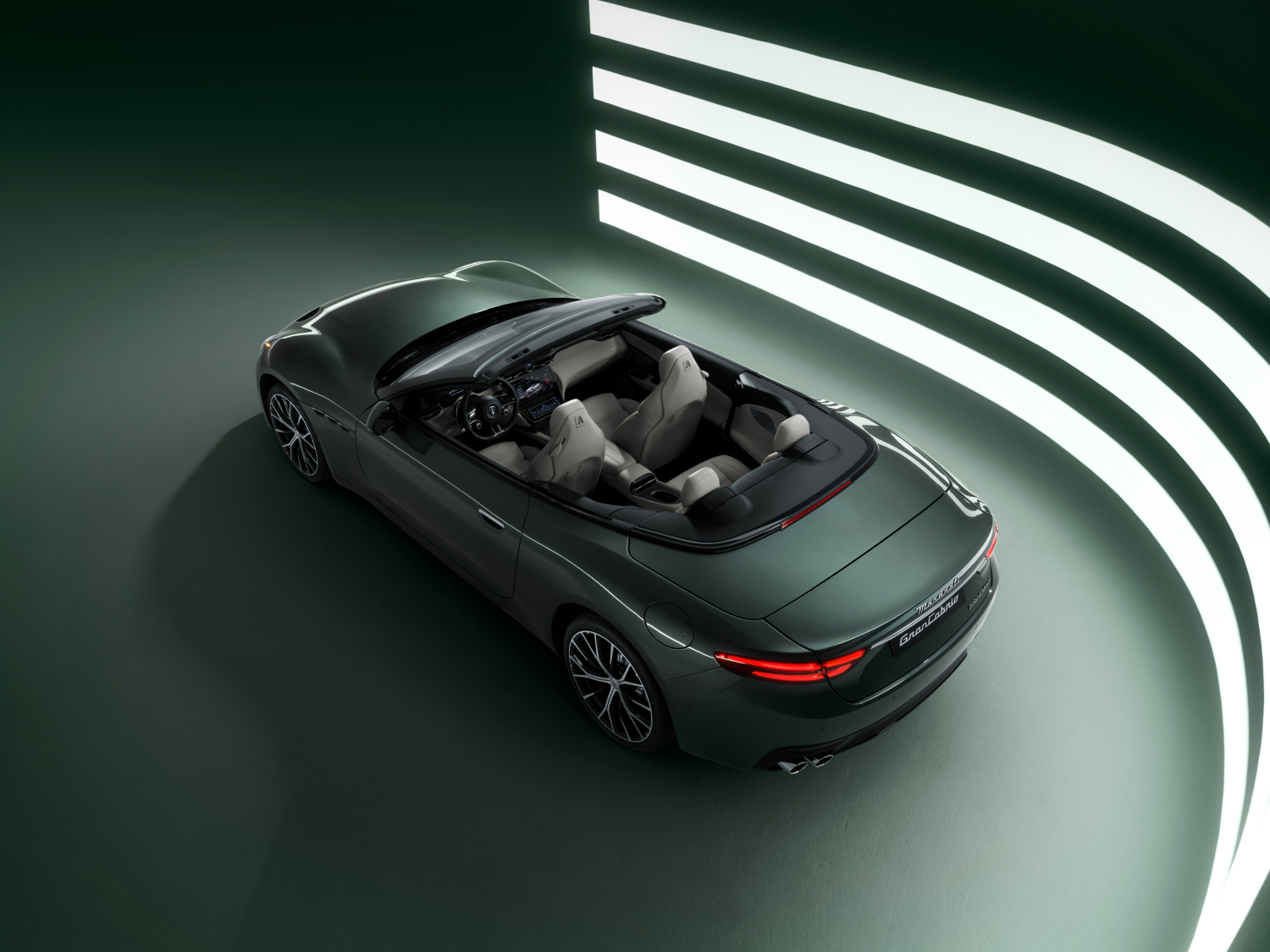 Nuova Maserati GranCabrio 490 CV