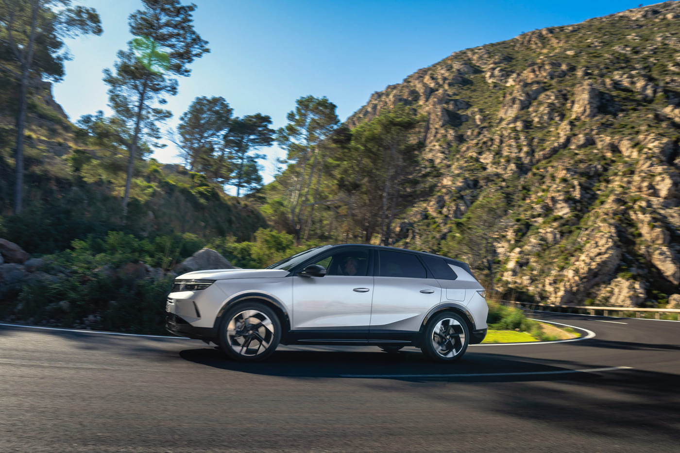 Opel Grandland Plug-in Hybrid 2025