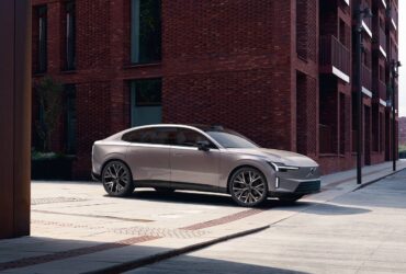 Volvo ES90 prezzi e allestimenti