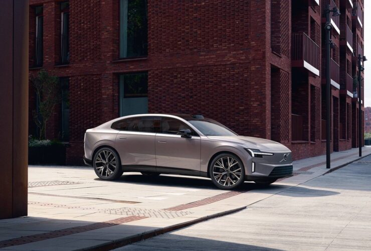 Volvo ES90 prezzi e allestimenti