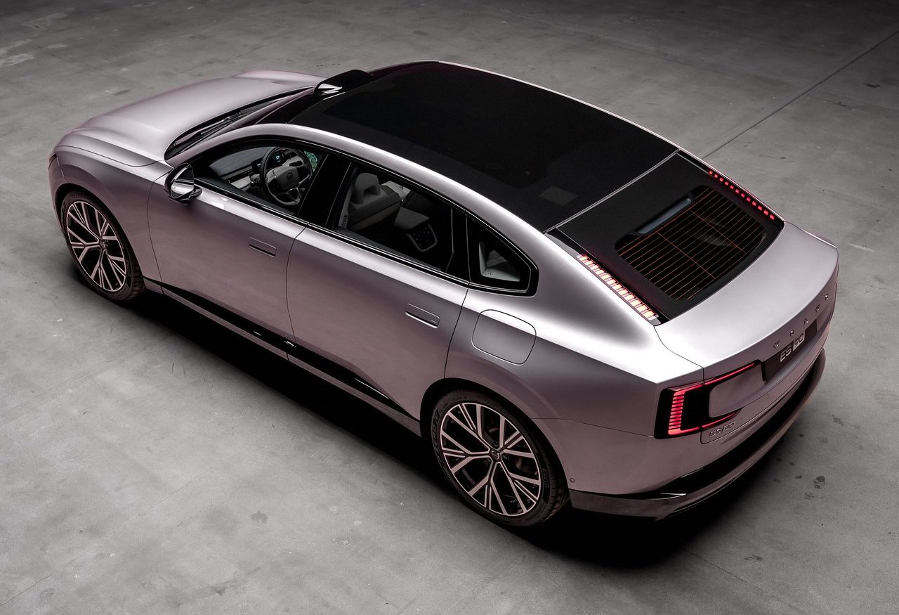 Volvo ES90 prezzi e allestimenti