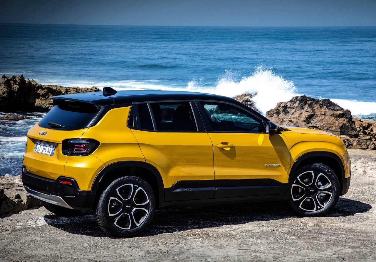 jeep avenger prezzo e allestimenti 2025
