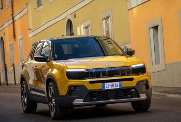 jeep avenger prezzo e allestimenti 2025