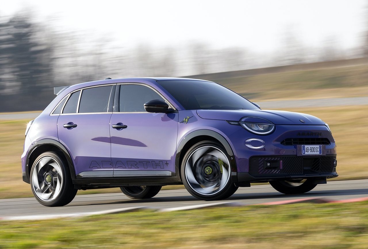 abarth 600e prova su strada