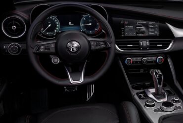 alfa romeo giulia interni