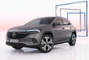 mercedes-benz eqa prova su strada