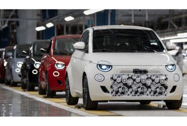 nuova fiat 500 ibrida 2025