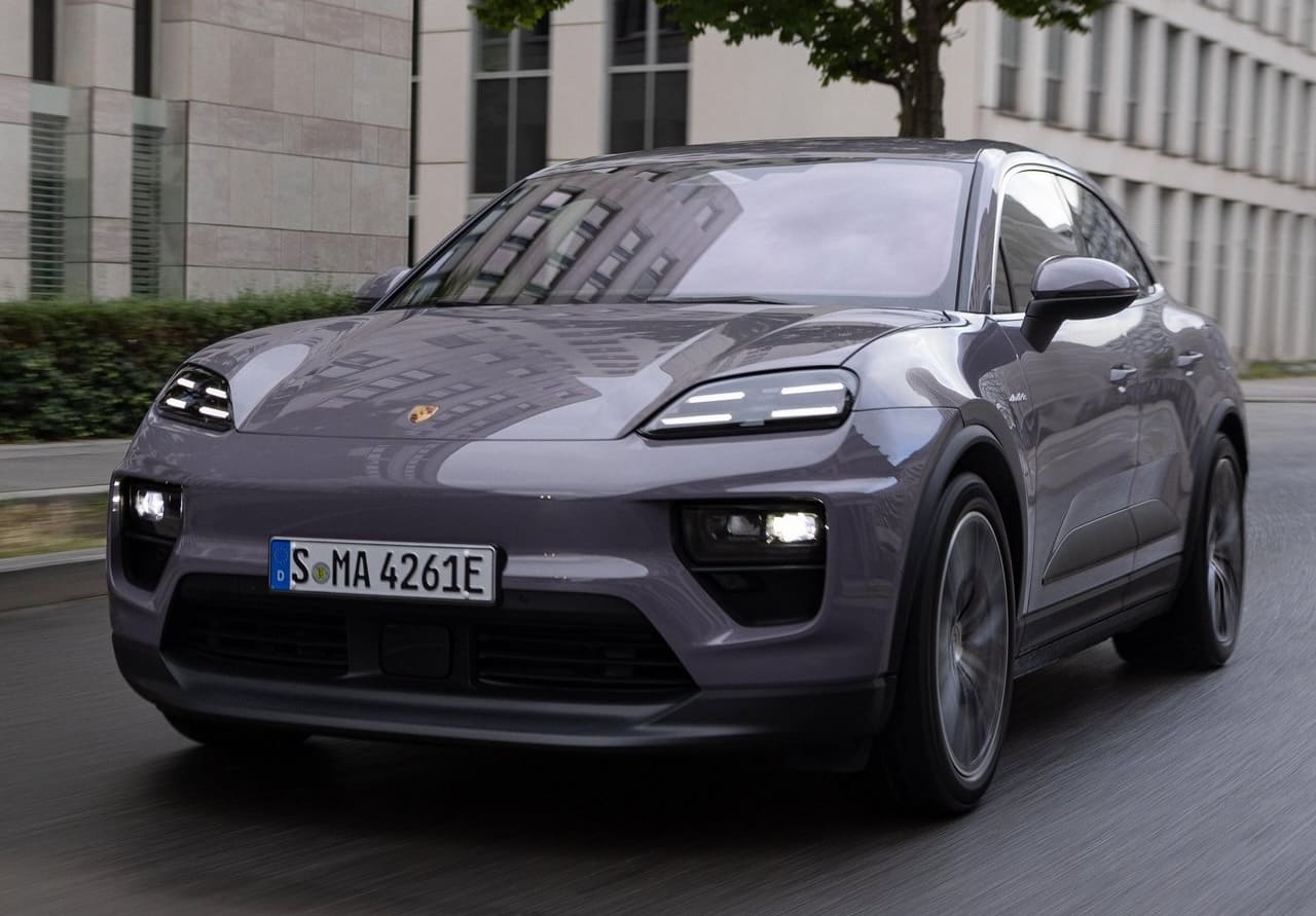 porsche macan prova su strada