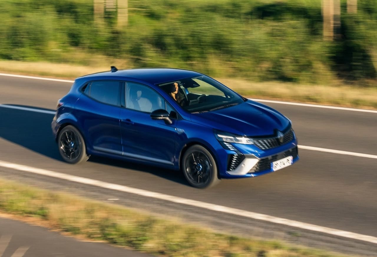 renault clio prova a su strada