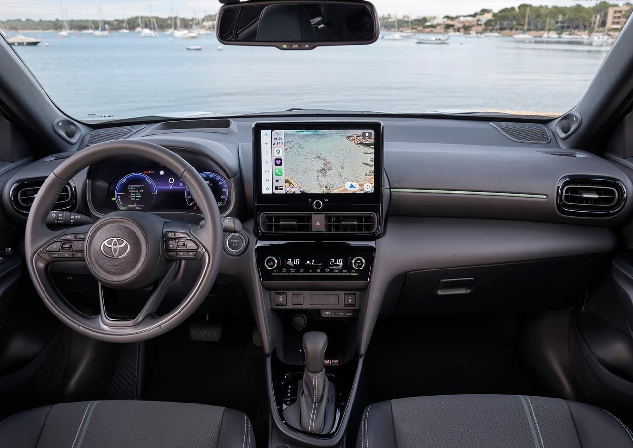 toyota yaris interni