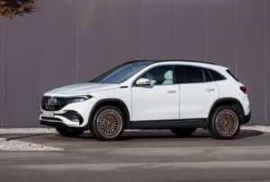 mercedes-benz eqa autonomia reale