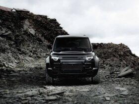 Land Rover Defender OCTA Black
