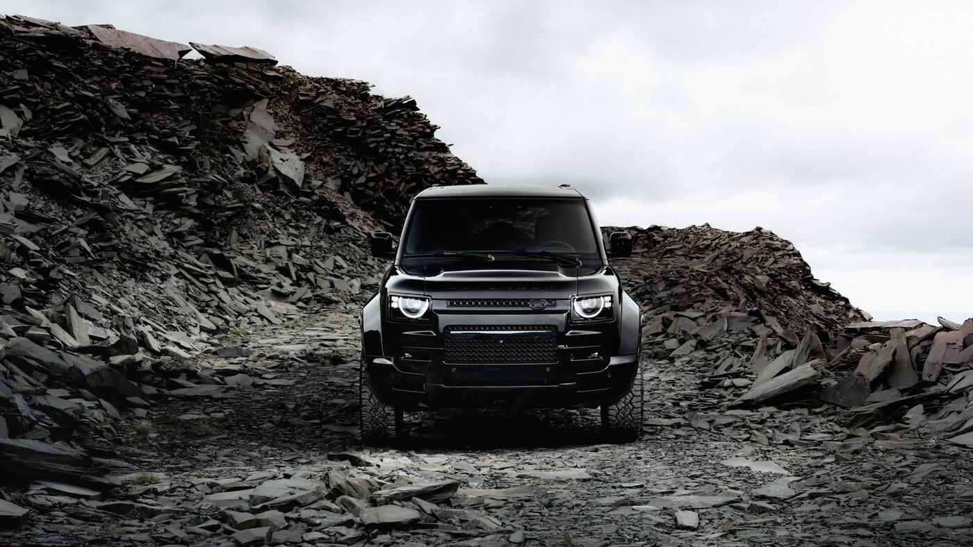 Land Rover Defender OCTA Black