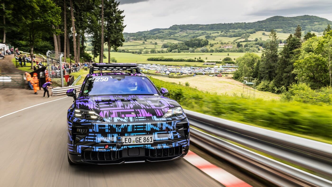 prestazioni porsche cayenne elettrica