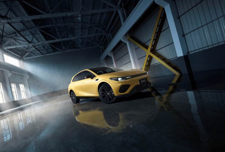 Leapmotor B05 tre quarti anteriore