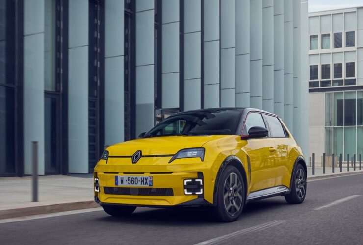 Renault 5 E-Tech Iconic Cinq