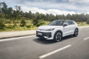 volkswagen t-roc prova su strada